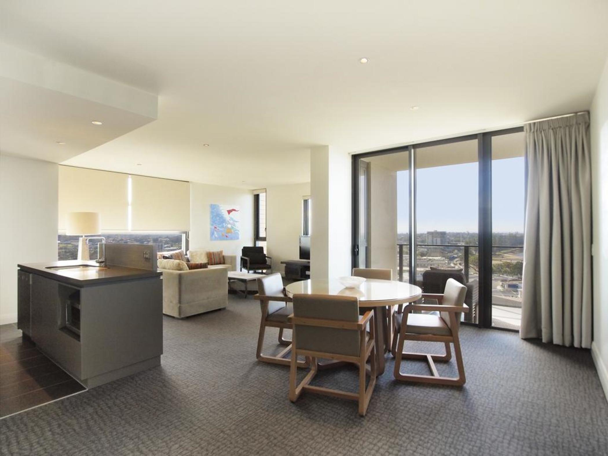Oaks Redcliffe Mon Komo Suites المظهر الخارجي الصورة